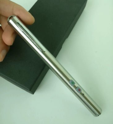 2in1 レーザーポインター 5mW 赤色&緑色 デュアルカラービーム USB充電式 ペン型 指示棒 高精度 長距離可視 プレゼン・会議・教育・販売説明用 多機能ダブルビームポインター - 光点