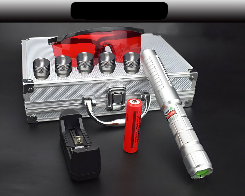 高出力1500mWレーザーポインター グリーン＆ブルー＆赤レーザーポインター 長距離照射 バッテリー充電器 屋外用 高輝度ライト トレーニング・自動車学校・航海指示用 高出力燃焼タイプ - 光点