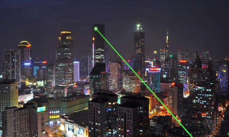 USB充電式 ペン型ミニレーザーポインター リチウム電池 緑赤レーザー 長距離指示用 筆夹式携帯設計 内オフィス 企業イベント 開業記念 周年祭 広告プロモーションに最適 光点 - 光点